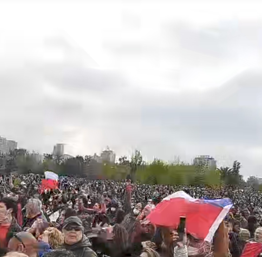pagina19cl's tweet photo. #Política ♟️| Una semana decisiva: La Ultra Derecha se da un festín contra el Presidente Boric https://t.co/iT3C5iSFXO https://t.co/qKhEtxw7zB