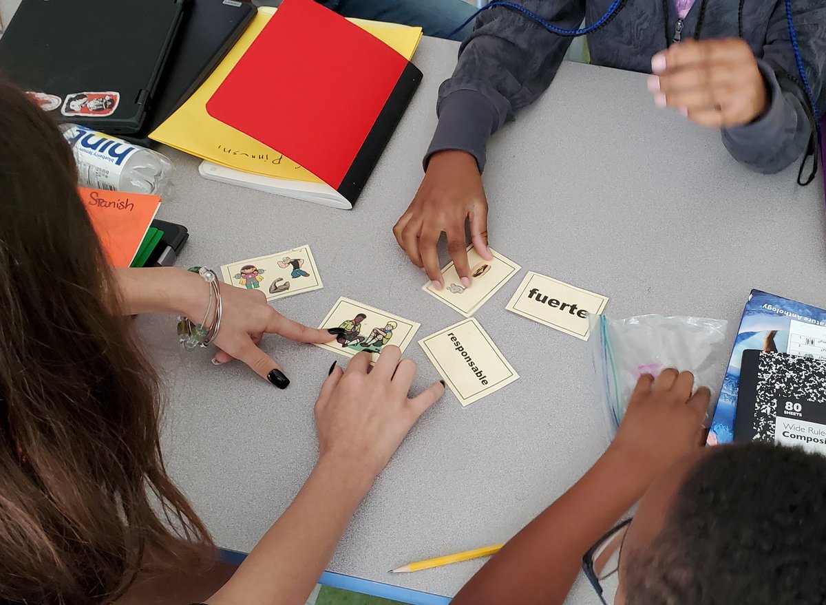 SraChupnick's tweet photo. Ms. Rigney's Gr5 class @LyonsMill played a game to review self descriptions in Spanish using external & internal traits: ELA connections! @BcpsPassport @OWLteamBCPS #TodosAdelante @BCPS_Sup @bcpstv #MarylandSealOfBiliteracy #CrossCurricularLessons #CollegeAndCareerReady https://t.co/L8XYMCmcRH