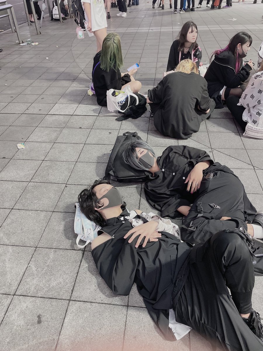 clx__xo's tweet photo. なんか、撮られてて草 https://t.co/O97PQmC4JU