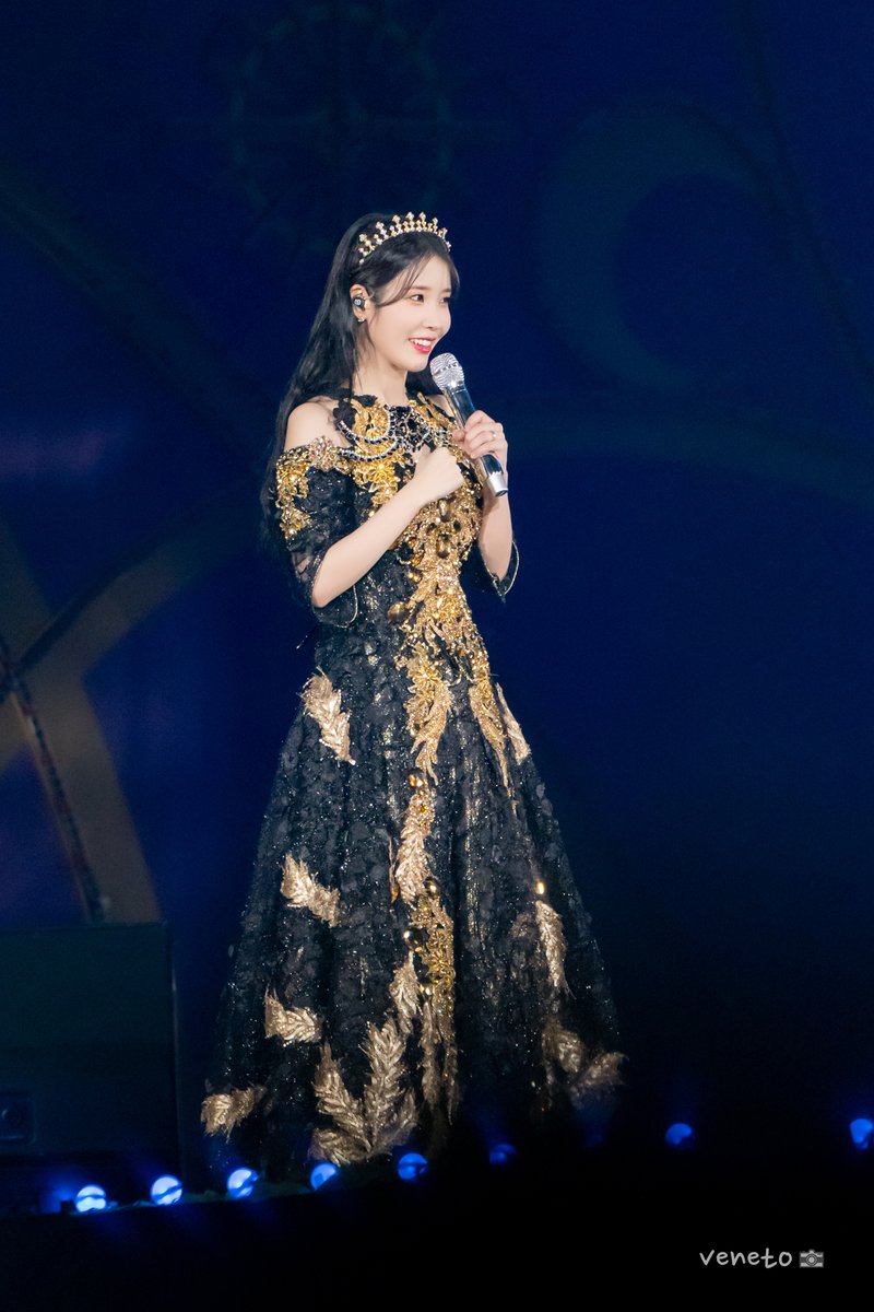 venetostory's tweet photo. 220918 아이유 골든아워 #아이유 https://t.co/WgwIEYW4OT