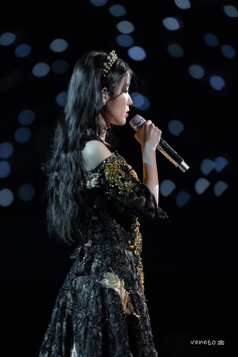 venetostory's tweet photo. 220918 아이유 골든아워 #아이유 https://t.co/WgwIEYW4OT