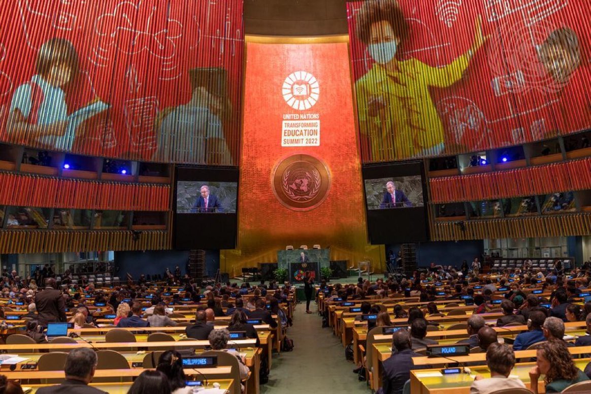 SDG2030's tweet photo. Leaders Day @TransformingEdu 
🔺Leaders' roundtable 

🔺Youth declaration

🔺Secretary-General’s Vision Statement

Join @priyankachopra, @malala, @angeliquekidjo,@vanessa_vash,Yelizaveta Posivnych &amp; 
@FaruqiSomaya in calling for action to transform education. 🙌 https://t.co/s1jrEMC84t