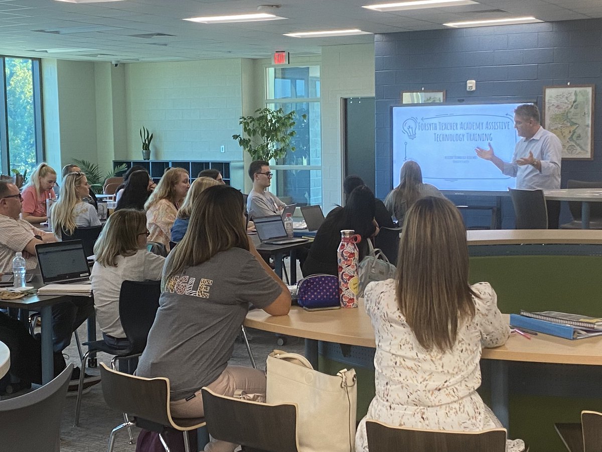 principaldawg's tweet photo. Our FTA teacher candidates are always ready to engage and learn! Thank you to all of our FCS speakers who inspired and taught us so much tonight. @JMY_FCS @MrsKaylaDuncan #forsythteacheracademy https://t.co/8ixM0BEgUL