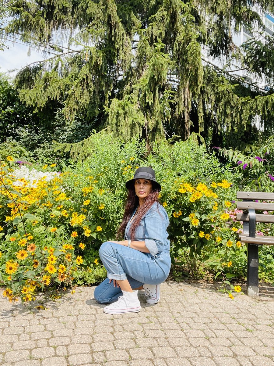 amrita_lackraj's tweet image. #myown 
#beautifulout 
#spring
#2022 
#footwear 
#nike 
#ilove 
#sunshine
#life 
#$$$$
#nature