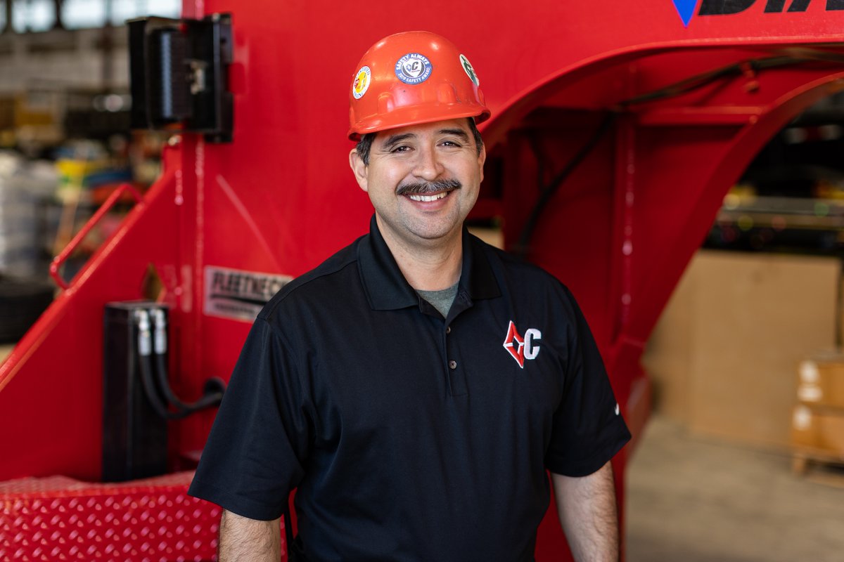 DCtrailers's tweet photo. This #MeetTheTeamMonday we're highlighting Jose Garza, our Prep / Apply coach in bay wash and powdercoat! π The trust his team has in him has helped grow their confidence and overall development as a department. Talk about a great example of #DoWorkLoveStrong π₯² Thank you, Jose! https://t.co/jfdLyzySnf
