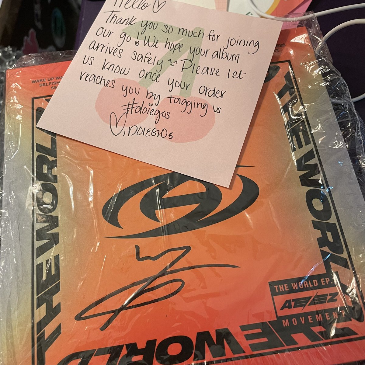 pjmskz's tweet photo. wooyoung signature!! y’all this mingi pc is never leaving my side &amp; thanks to my faves for the g.o @doieGOs #doieGOs 🫶🏽 https://t.co/vo2YYpdAX7