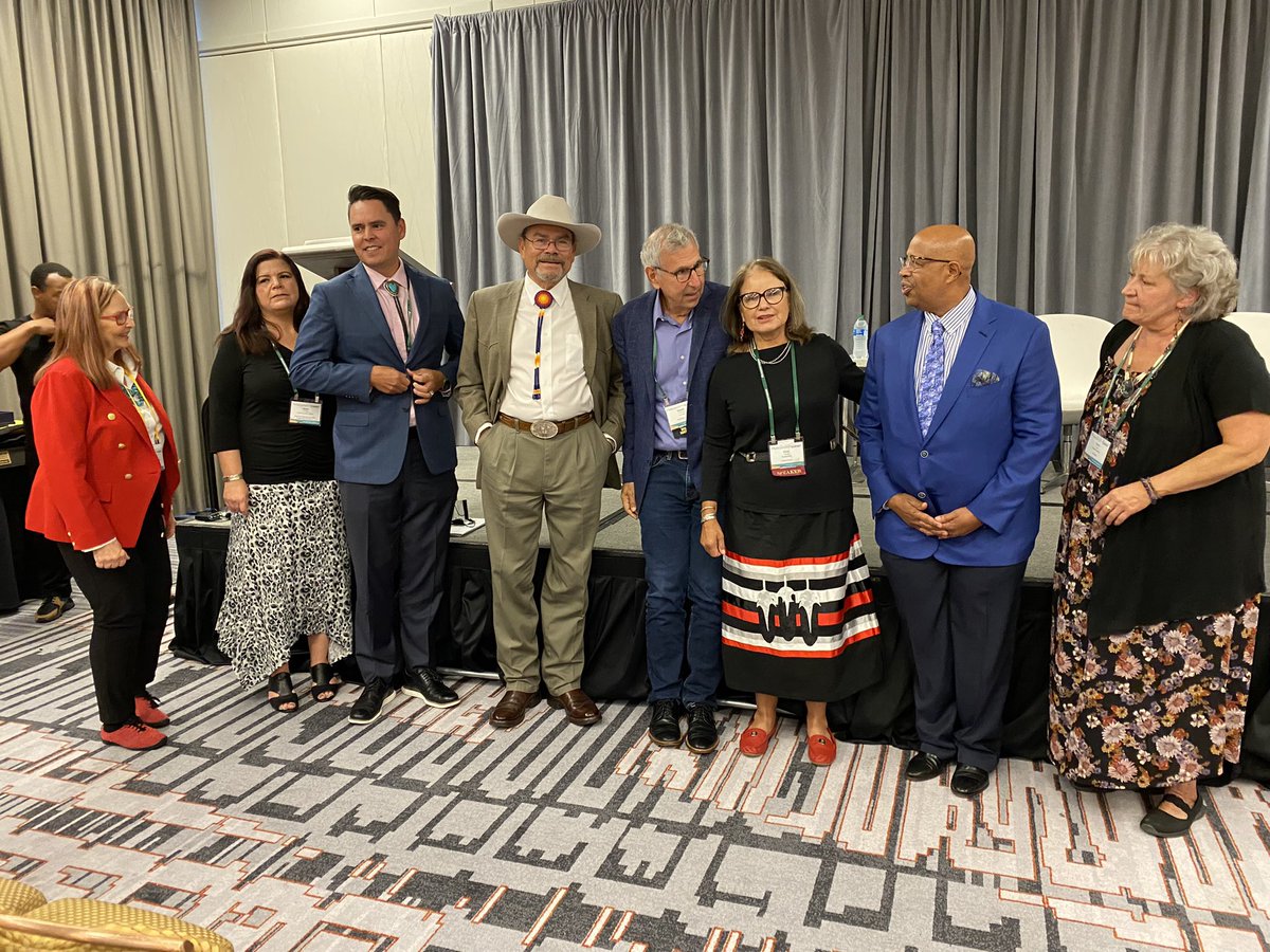 Adinaforchange's tweet photo. Native CDFIs helping create "healthy wealthy lives." #ProsperitySummit2022 https://t.co/fOlwZp6hRi