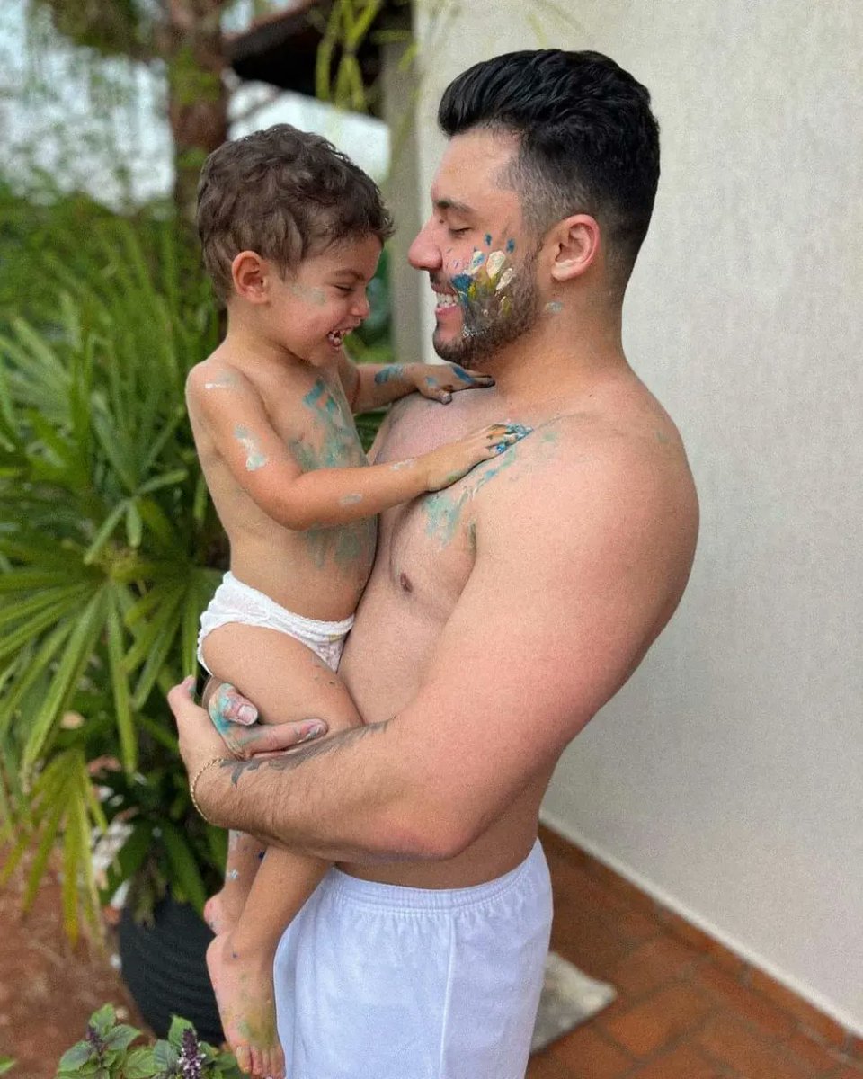 fcmurilohufff's tweet photo. Sua melhor versão: Papai do Léo 🦁❤️

#amormaior #leo #papaidoleo #murilohuff https://t.co/K4H1yWuN6n