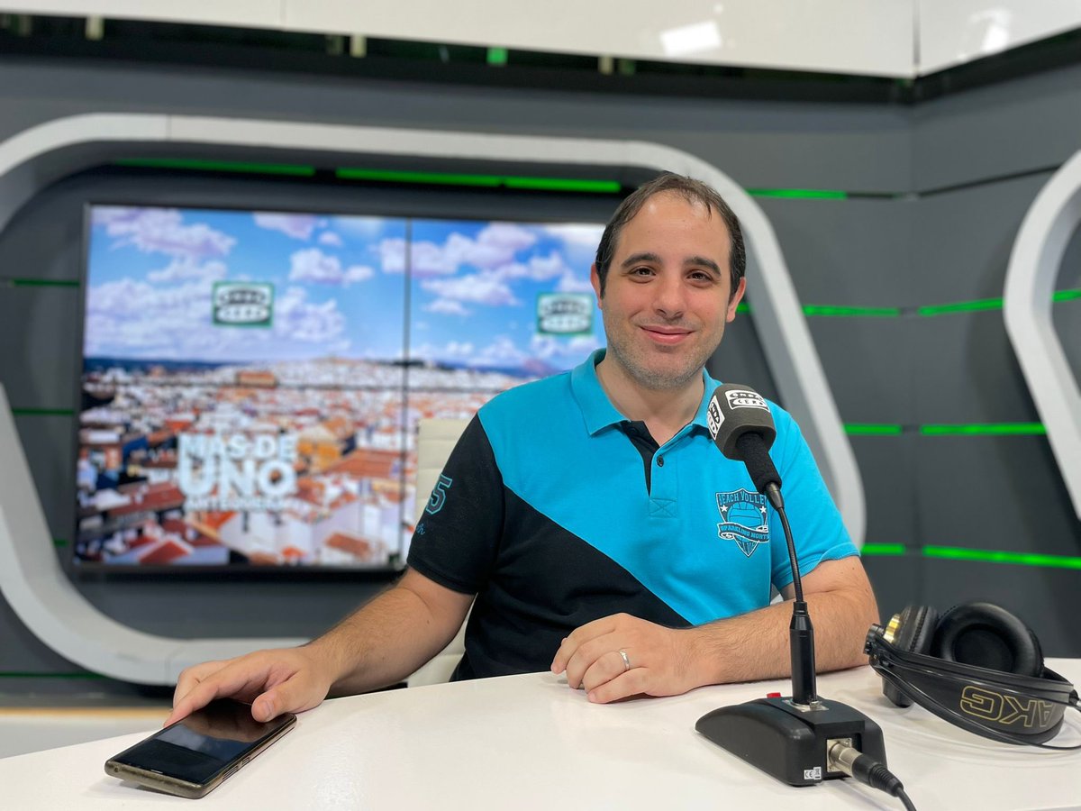 OC_Antequera's tweet photo. 📻🎙 Escucha el programa #MásDeUnoAntequera de este lunes 19 de septiembre. En el plató hemos tenido a representantes de @AFEDAC 

⬇️⬇️
https://t.co/kSsnaPKWYa

#OndaCeroAntequera 💚 https://t.co/gC6Tgep6xJ