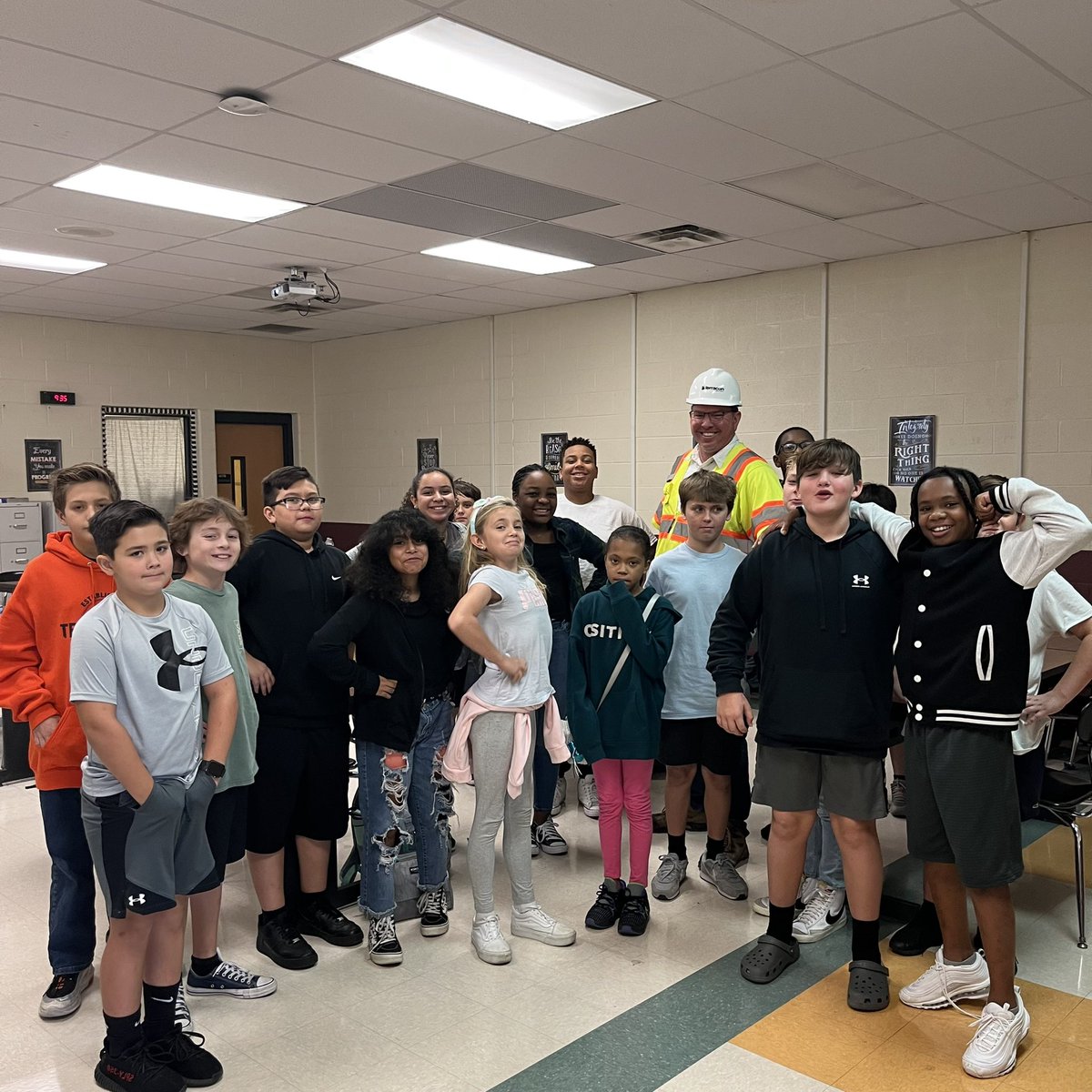 vbonds2433's tweet photo. Thanks @KarstCSG for speaking to my classes about his career! @terraconlife https://t.co/ypmur79I1X