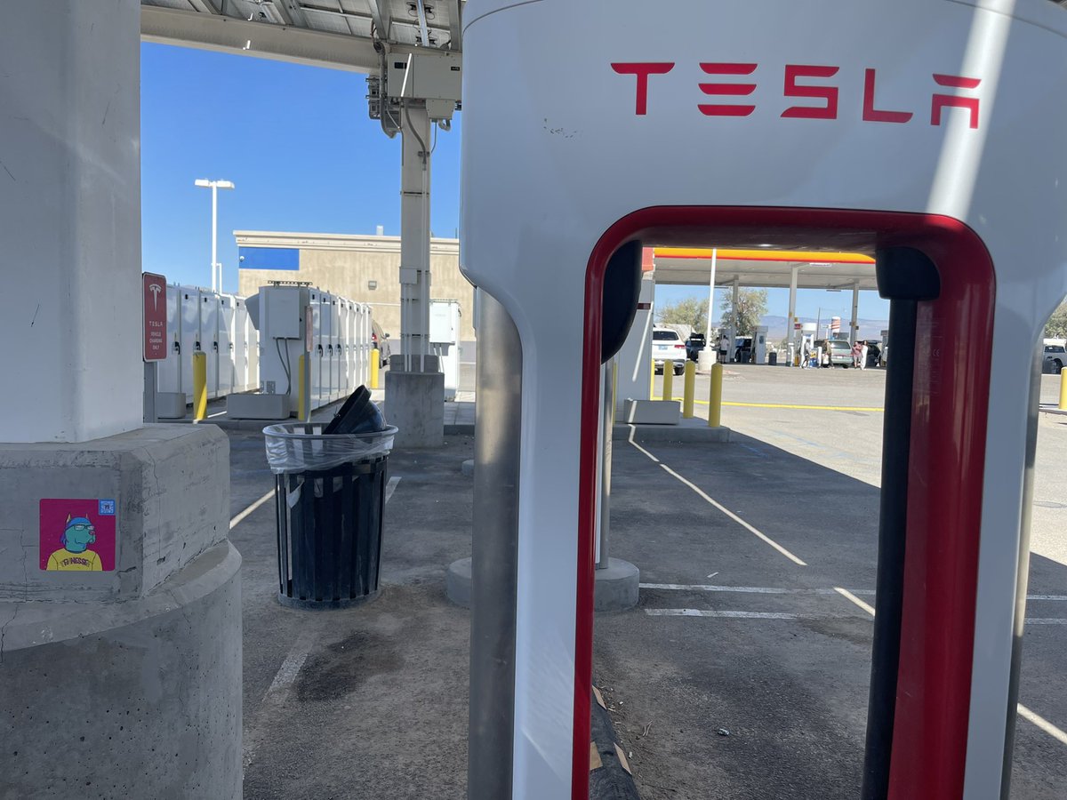 Trevpowers's tweet photo. It’s been real, #Guttercon
thank you @Tesla & @elonmusk for sponsoring @GutterCatGang 🙏 https://t.co/K7sDM2F6Pv