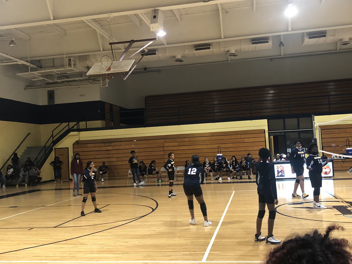 tammi_ward's tweet photo. Great to see @hertcomiddle 🏐 team get their season started. @HCPS01 #allinforlearning https://t.co/An9LAYd34H