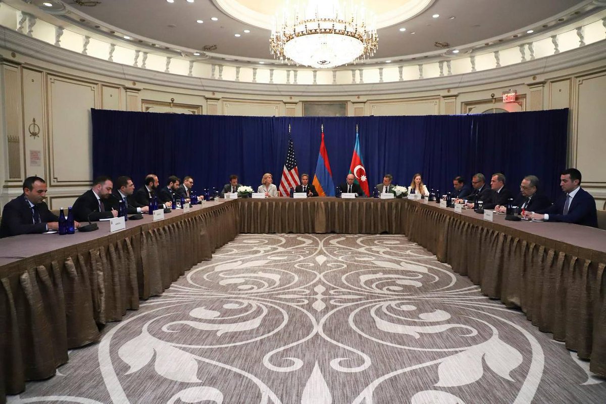 ireli_pu's tweet photo. A tripartite meeting of #Armenia|n FM @AraratMirzoyan, @SecBlinken &amp; Azerbaijani FM @bayramov_jeyhun has started in New York.

We believe that this #meeting will have an important impact on the #peace-building process in the South #Caucasus.

#ireli2022 🇦🇿 https://t.co/DKsVymIkIG