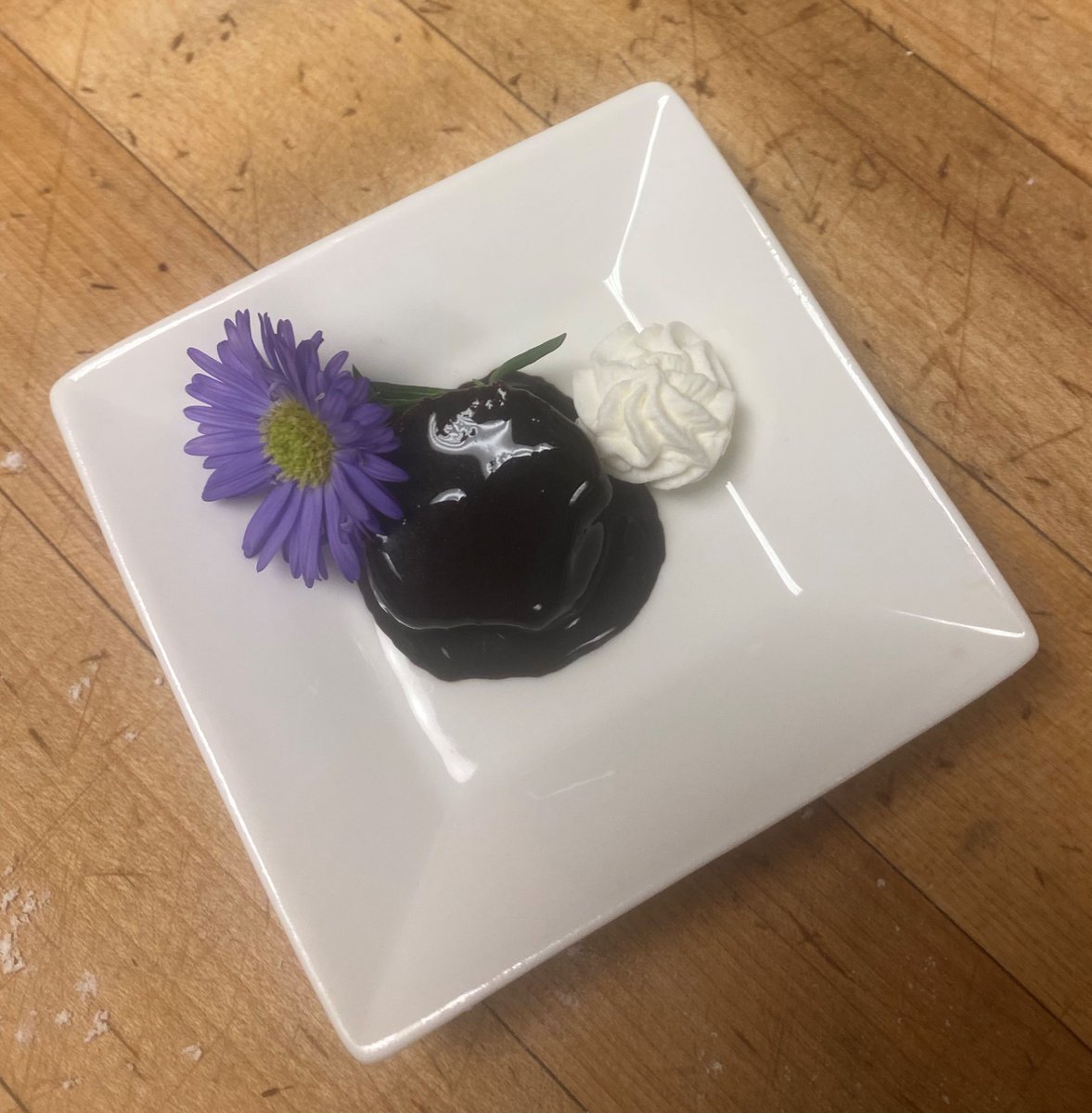 risDC's tweet image. Join us for dinner tonight for a small complimentary bite of the Queen's Chocolate Biscuit Cake as the world has honored her today. It was her favourite cake for tea every day with Earl Grey Tea. Prince William chose it for his Groom's Cake.  We are at 23rd &amp;amp; L St, 202-730-2500