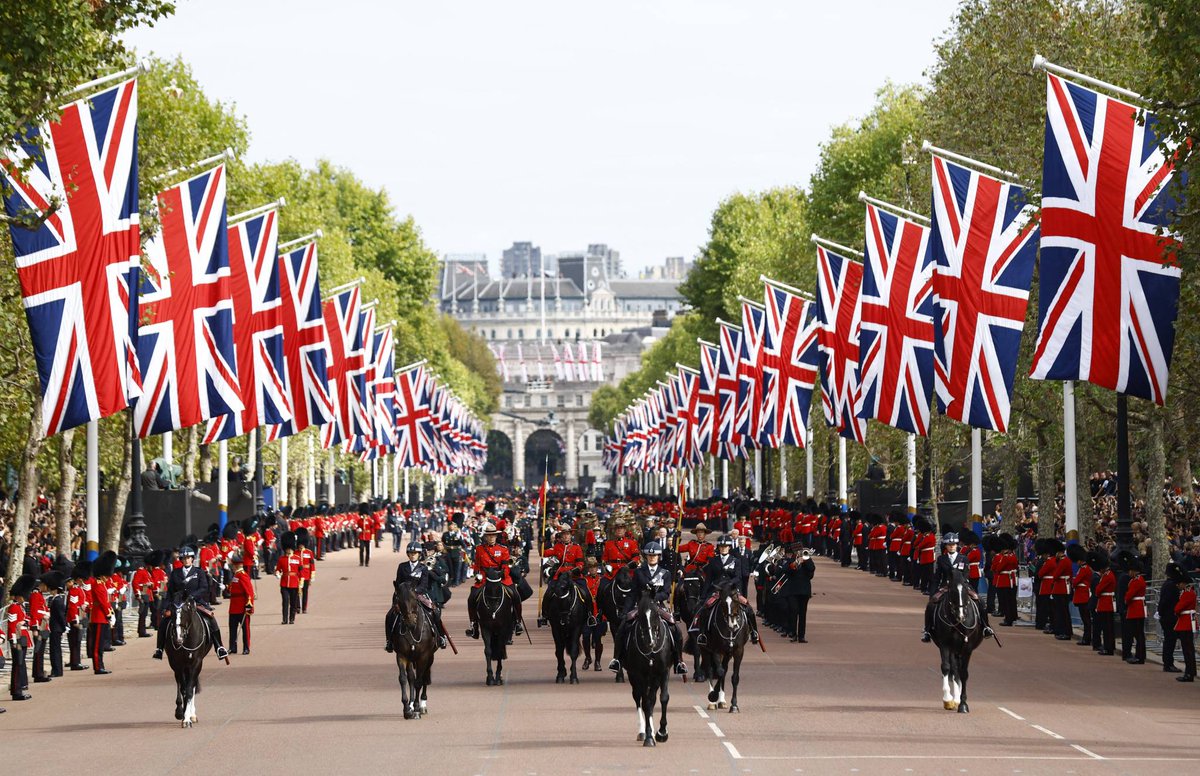 It is reported that more than 5.1 billion people watched Her Majesty's funeral - 65% of the world - making The Queen's funeral the most watched single event in history.

(📸 Mounties lead The Queen's funeral procession in London 🇨🇦)

#cdnpoli #cdncrown