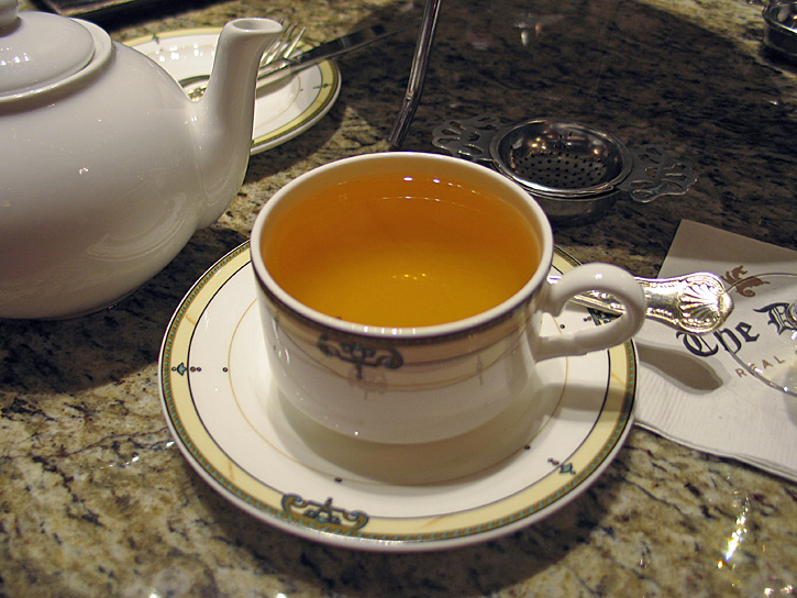Susan_McKee's tweet photo. There's nothing like indulging in an Afternoon #Tea at the #Drake Hotel in #Chicago (this cuppa was in 2017, but they all look alike). My #foodie-centric #travel photo memoir tour of #Illinois continues. @ChooseChicago @DrakeChicago https://t.co/z7YBVCADIv