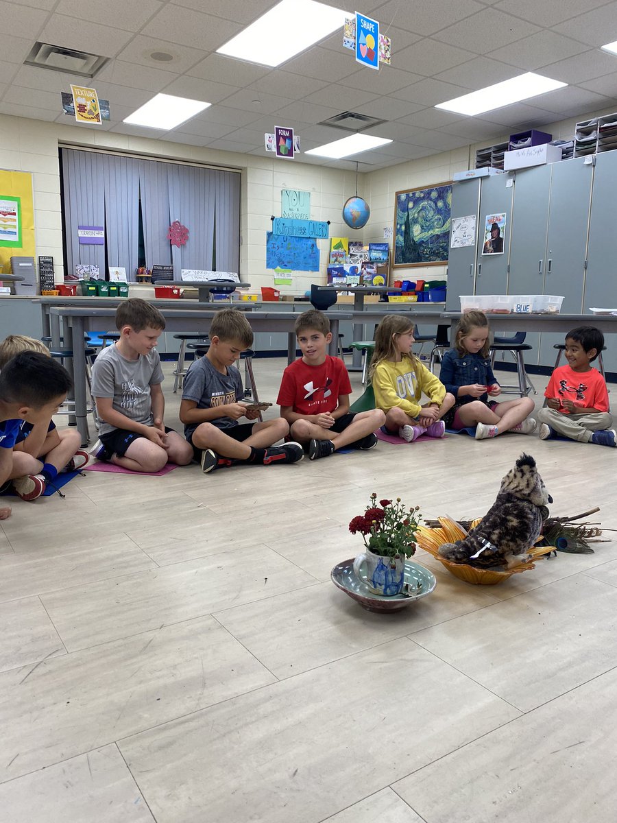 elizabethjosel1's tweet photo. Feeling textures in circle learning💓 cozy and connected #Gwgreats #wayzatacreates https://t.co/6Ob1GVI6kg