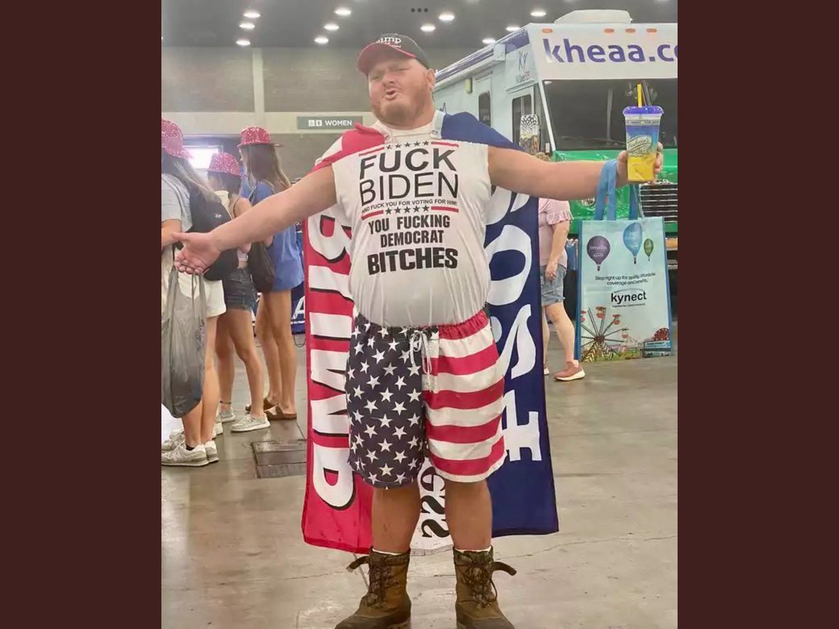 Tam_Resist's tweet photo. @JDub1890 @co_rapunzel4 @BuzzPatterson You are in a cult seek help before the GOP cancels your health care.
Hereโs a MAGAt standing in front of a Kentucky ACA benefits site #KYNET
Tfg is gonna get them all killed or incarcerated in his incited domestic violence, for what?
#J6C
#DOJ
#FBI https://t.co/khk5PVsge2