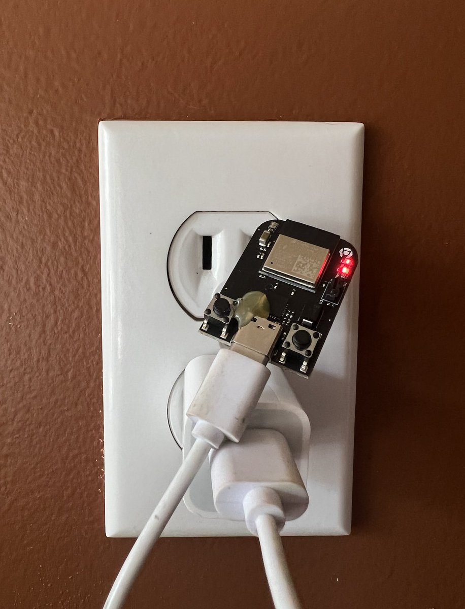 sphinx_chat's tweet image. 17,000 lightning nodes, but this one is a bit different. @Core_LN running in the cloud, private keys secured with @VLSProject from home. Dedicated hardware to keep it simple. One step closer to multi-sig lightning for everyone.