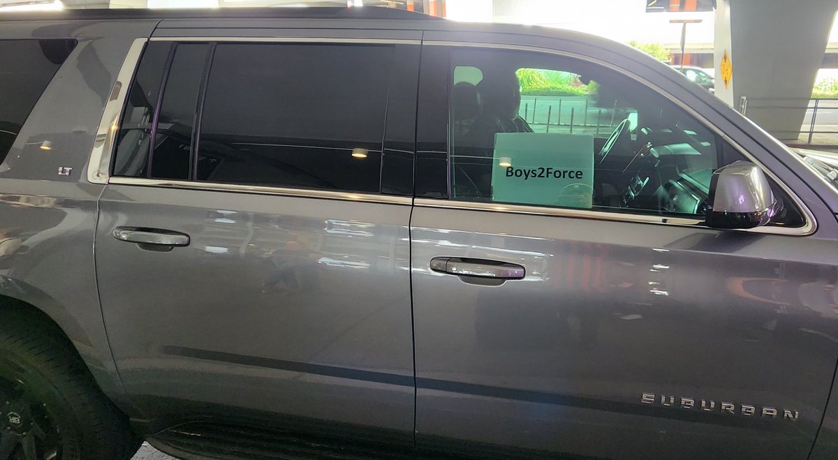 After taking care of some calls at #SFOUSO we got picked up in style!!! I love it!!

Hello <a href="/Dreamforce/">Dreamforce</a> 🤩😍 <a href="/Boyz2Force/">BoyzIIForce</a> is touching down