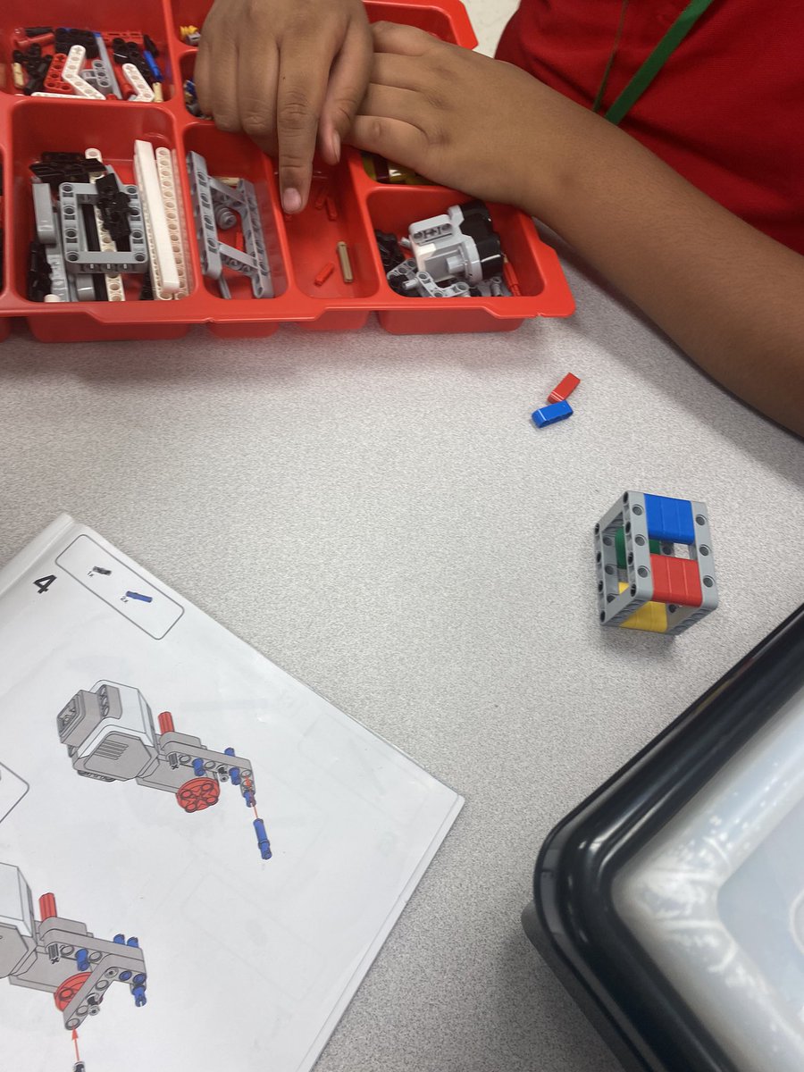 Alice Hill tweet media