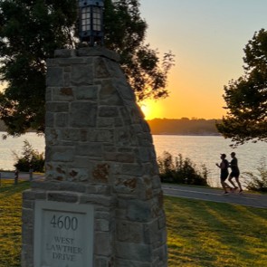 michaelablon's tweet photo. Watching the sun come up at #WhiteRockLake and realizing fall is upon us - fewer sailboats and #WhiteRockRowing teams in the early morning groove. With the fall weather encroaching, I'll be switching to afternoon rides and will miss these summer sunrises. #D9 #DallasUnitedCrew https://t.co/K5ic0cpzUk