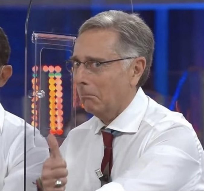 sonolunatica_'s tweet photo. “Mi è caduta la spallina” 
ELONOIRE NOI TI AMIAMO GIÀ #GFVIP https://t.co/kHCjYbTAlu