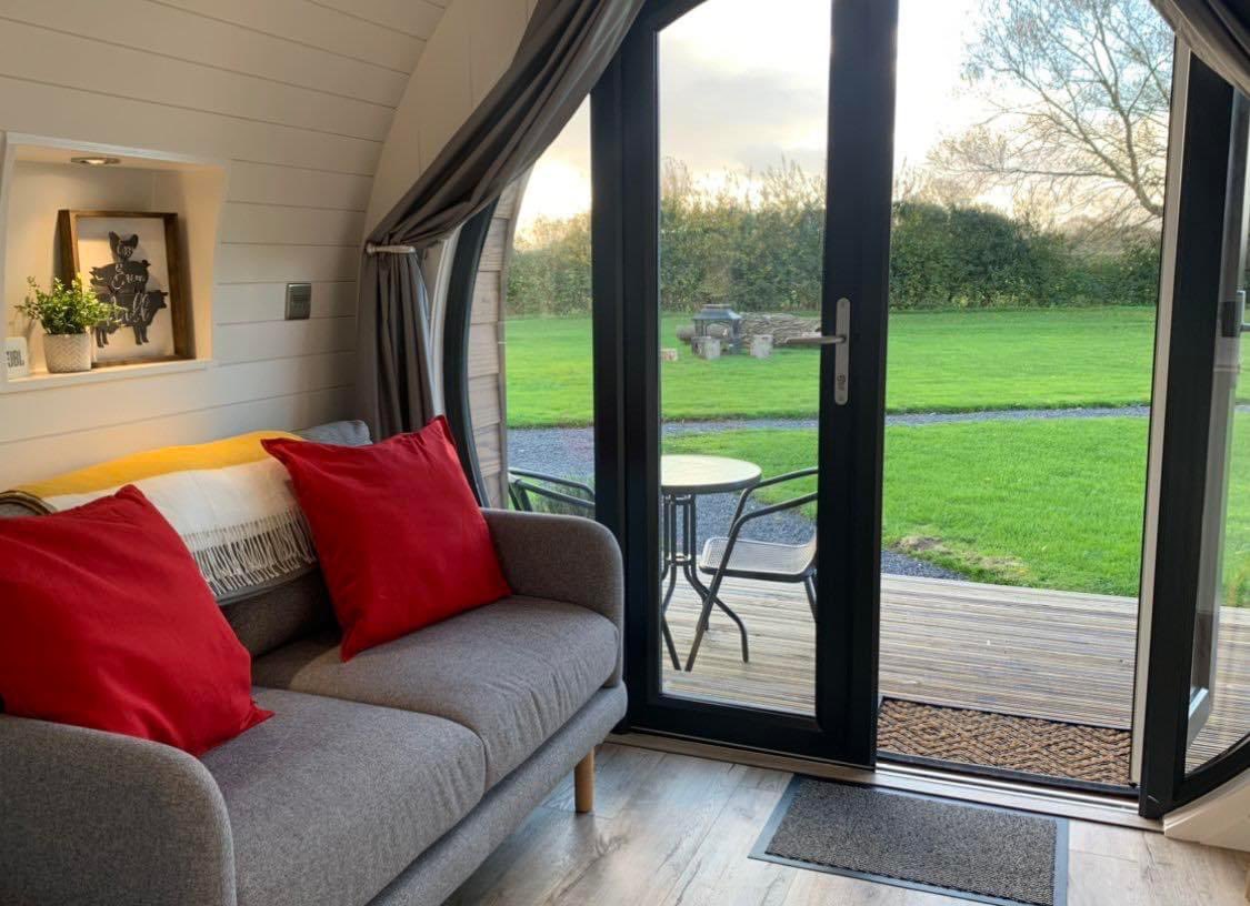 Did you know our Autumn/Winter short breaks start at £240 for 2 nights? Escape to a pod and hot tub to recharge your batteries ❤️  #staycationuk #southwest #somerset #relax #glampingpod #farmstay #glampingholiday #glampingpods #glamping #ukbreak #somersetbusiness #stayinsomerset