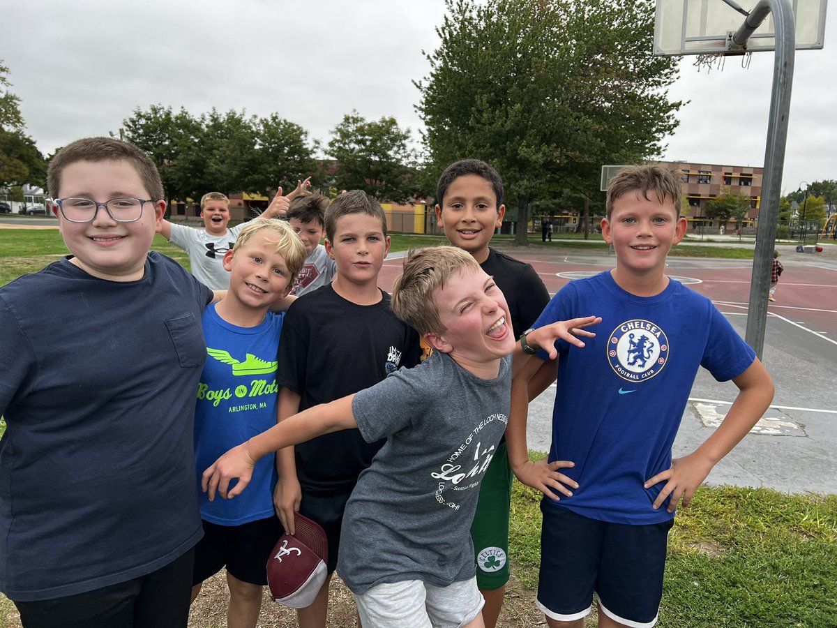 MsBrayfieldPE's tweet photo. First practice for the Thompson Running Club was SO FUN! We have a great group of 4th and 5th grade athletes motivated to work hard (and make funny faces when I ask to take their picture)!! 😀 https://t.co/Tw5FC9RHYi