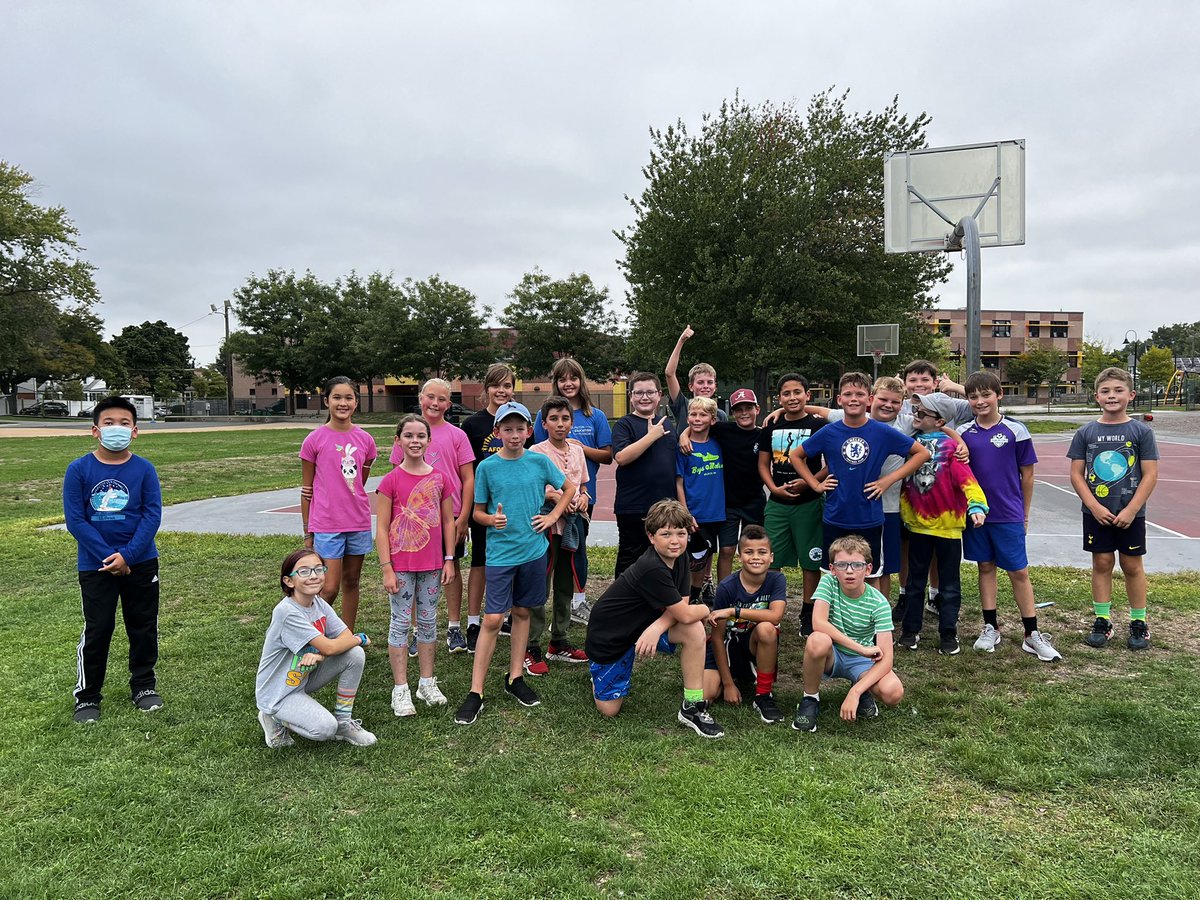 MsBrayfieldPE's tweet photo. First practice for the Thompson Running Club was SO FUN! We have a great group of 4th and 5th grade athletes motivated to work hard (and make funny faces when I ask to take their picture)!! 😀 https://t.co/Tw5FC9RHYi