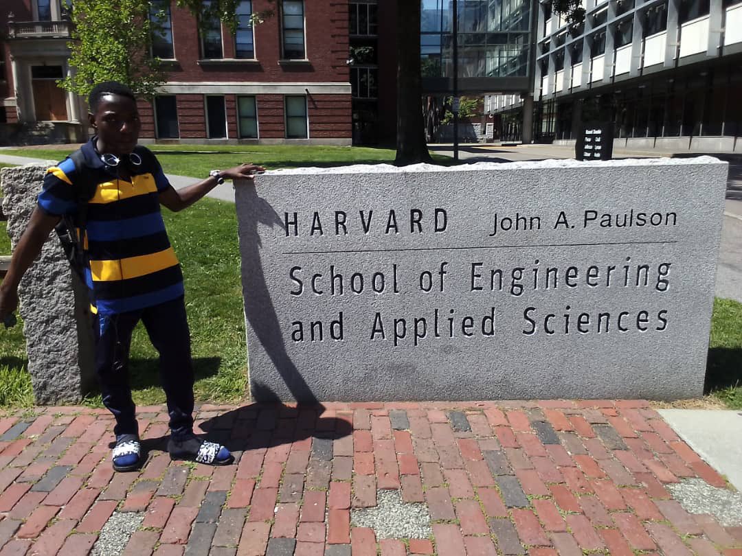 GameChangersrz's tweet photo. We are extremely proud of our volunteer #MohamedMoumie who got a fully funded scholarship at @Harvard to study a double major in Environmental &amp; Computer Science.

Keep flying high 🇨🇲 🇺🇸 

#Scholarships #excellence #EducationForAll @USEmbYaounde @UKinCameroon https://t.co/UWrSto8to6