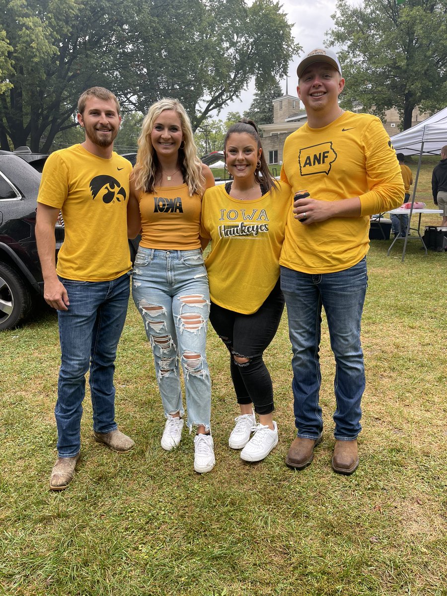 mikayladavis24's tweet photo. hawk state baby https://t.co/5fCglO4wox