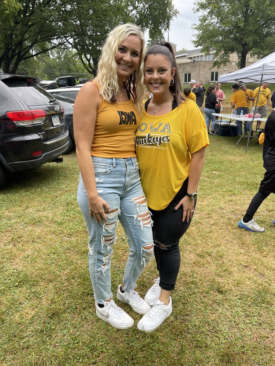 mikayladavis24's tweet photo. hawk state baby https://t.co/5fCglO4wox