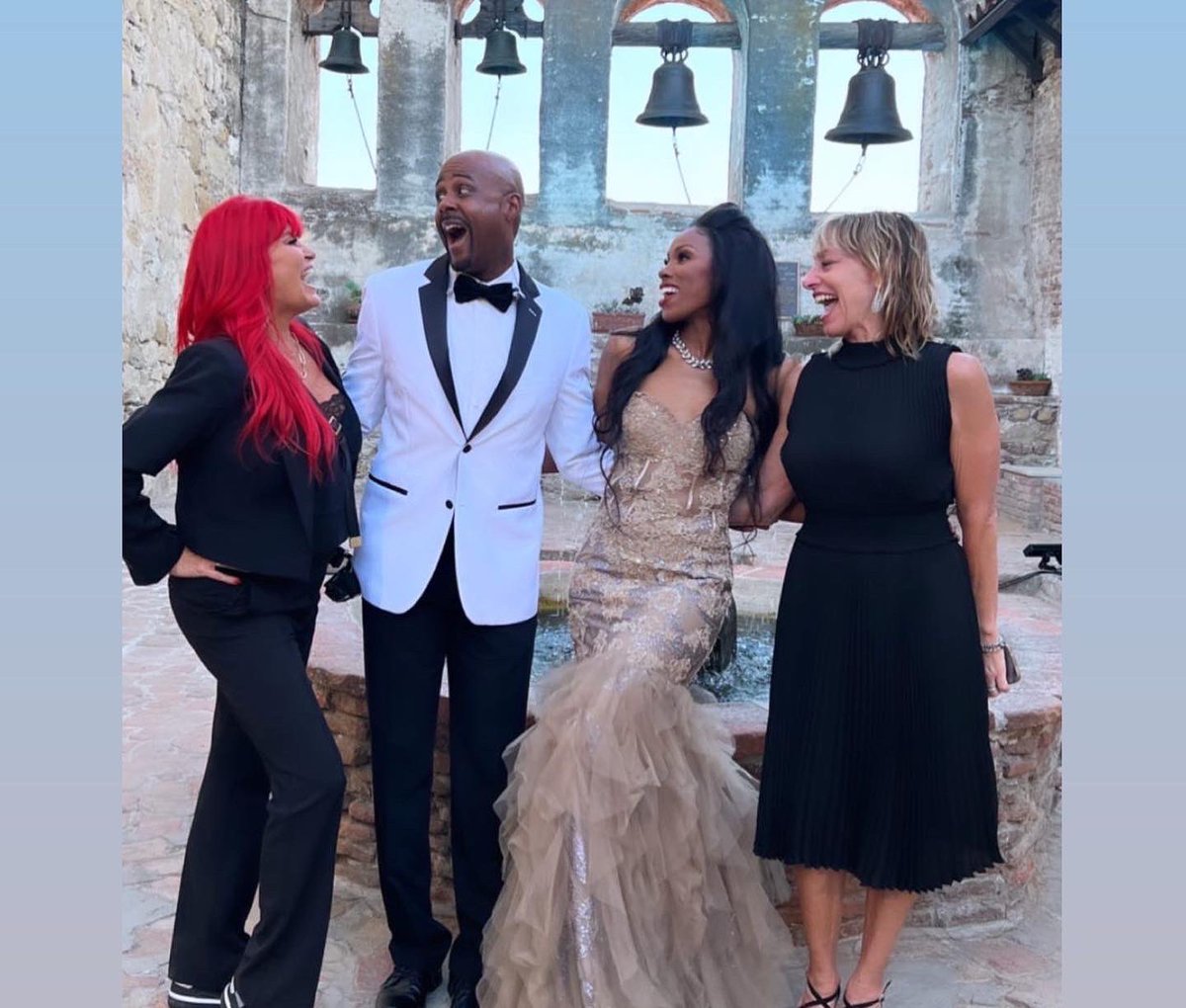 VonzellSolomon's tweet photo. A great time w/a great team!! πβ¨β€οΈπΆ
@innent
#redhotband https://t.co/yDUhlSWwhu
