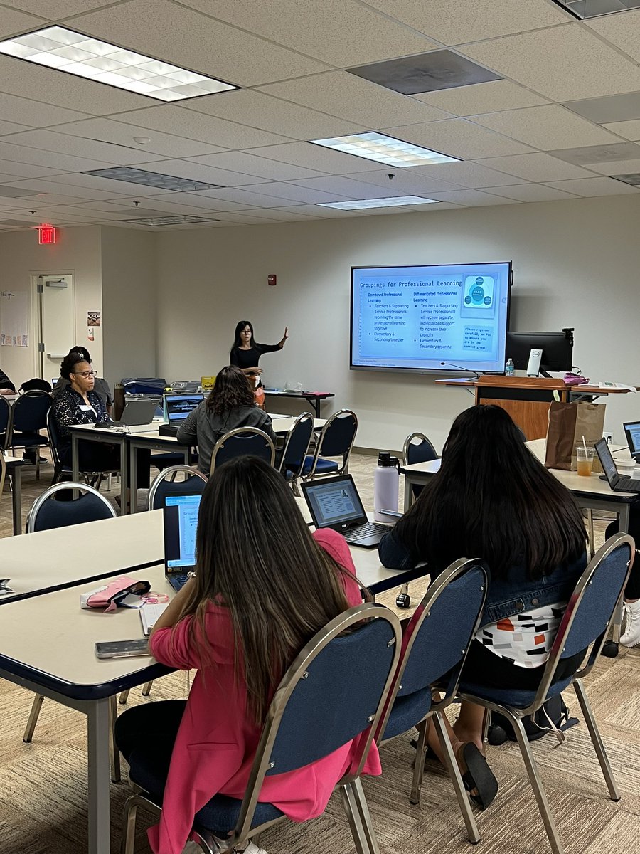 VicSantiagoDPGS's tweet photo. Combined professional learning opportunity for teachers and supporting services staff. #FASTtraining #professional_learning @DrStanislausPGS @hartmcb @MsElissaAndrade https://t.co/KHgvecfT8b