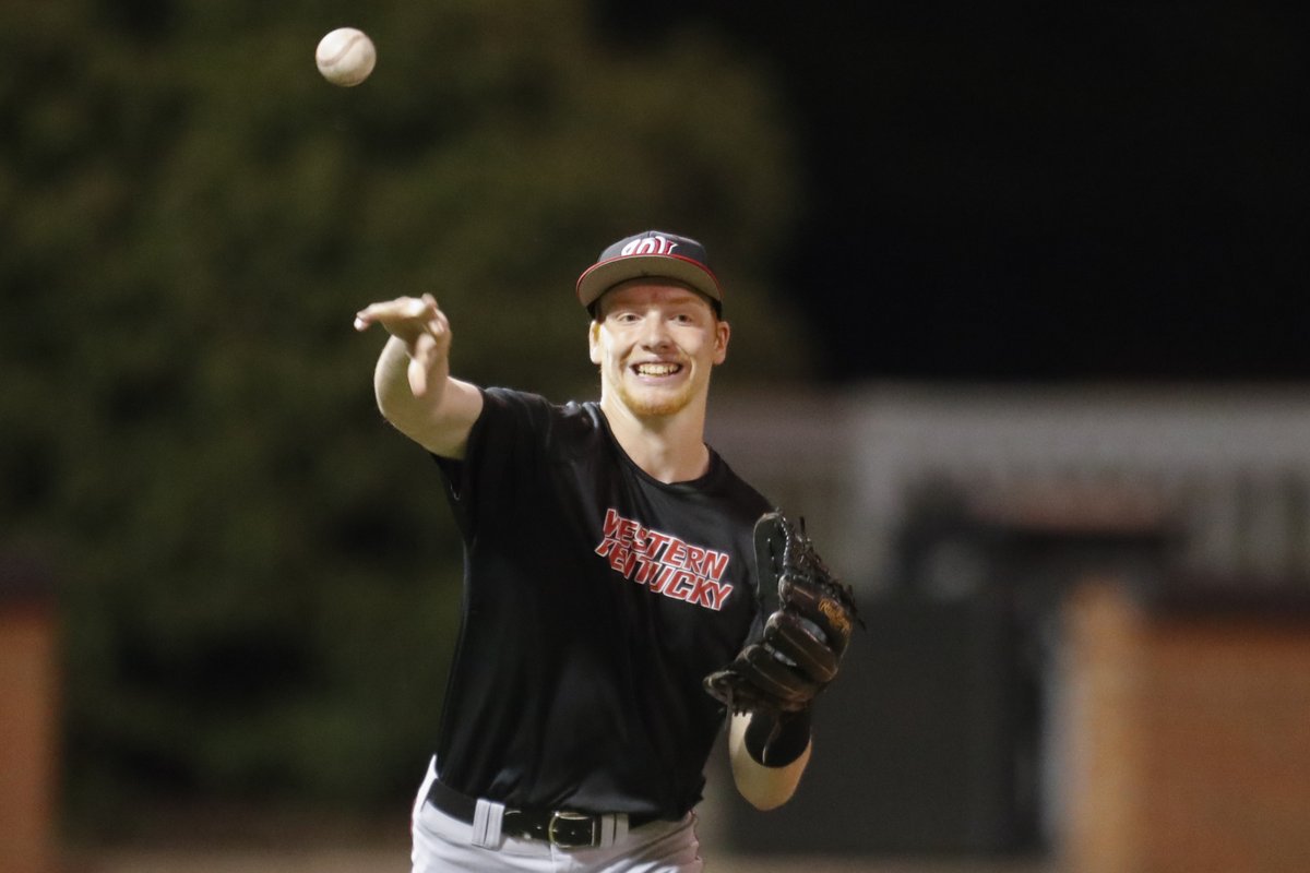 WKU_Baseball's tweet photo. 𝙈𝙀𝙀𝙏 𝙏𝙃𝙀 𝙉𝙀𝙒 𝙂𝙐𝙔𝙎 😎 (vol. 3)

2⃣1⃣ Elliott Rossell ➡️ @elliottrossell7
1⃣1⃣ Aaron Lewis ➡️ @aaronlew_
4⃣2⃣ Bryson Arnette ➡️ @Arnette42bryson
9⃣ Dawson Hall
 
#GoTops | 📄 https://t.co/v6pxlGJSKZ https://t.co/EqzacCSb0s