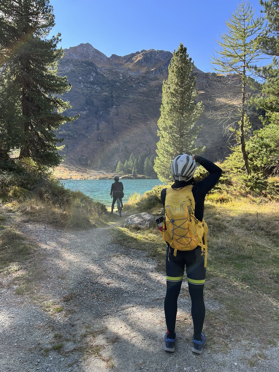 ciclopericoloso's tweet photo. Oggi #shooting per @alventomagazine “destinations” in #engadina - e stasera si butta già giù il pezzo. Domani #Spluga e #alpemotta #ciclismi #lovemyjob https://t.co/44kNznDjZN