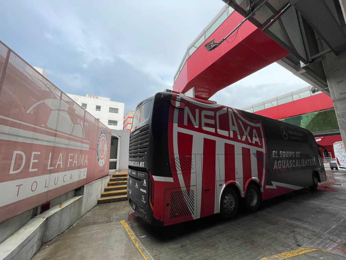 NecaxaFemenil's tweet photo. #TOLvsNEC | Ya en el 🏟️ Nemesio Díez... ¡Se acerca el silbatazo inicial! 💪

#ContiGoNecaxa ⚡
#RayoBus @MBenzBusesMx https://t.co/cjPCggJfQu