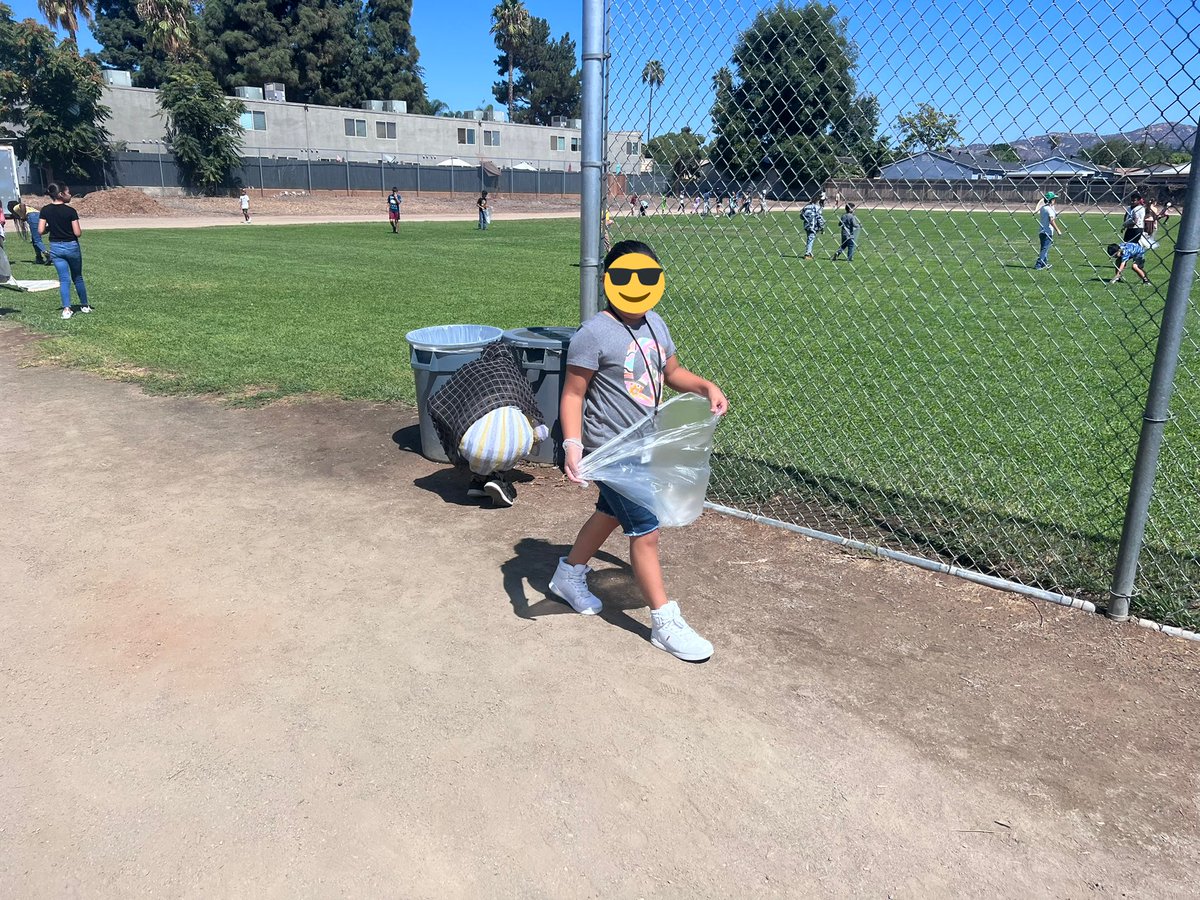 MissPoltorak's tweet photo. We love helping our custodians out at Naranca by cleaning up our campus! @CajonValleyUSD @NarancaMustangs https://t.co/MnrwcwO9ch