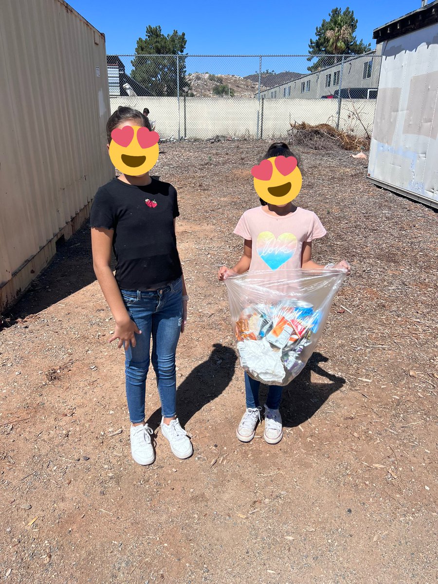 MissPoltorak's tweet photo. We love helping our custodians out at Naranca by cleaning up our campus! @CajonValleyUSD @NarancaMustangs https://t.co/MnrwcwO9ch