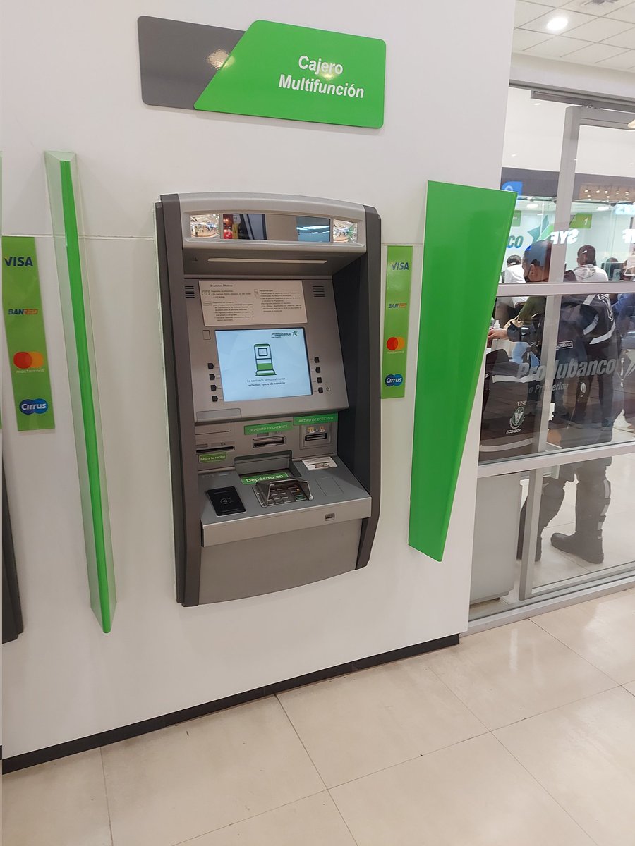 FRANKMARTINEZS's tweet photo. Cajeros fuera de servicio , para lo que sirven es para complicar el tiempo a los clientes  pésimo @produbancoec https://t.co/Wyqza0xyaF