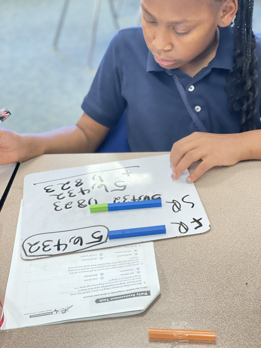 MathWithMsWade's tweet photo. Representing a strip diagram with cuisenaire rods can really help students see the comparison that appears in a problem. #MajorAllStars #4thGradeMath https://t.co/3Vxlj0kste