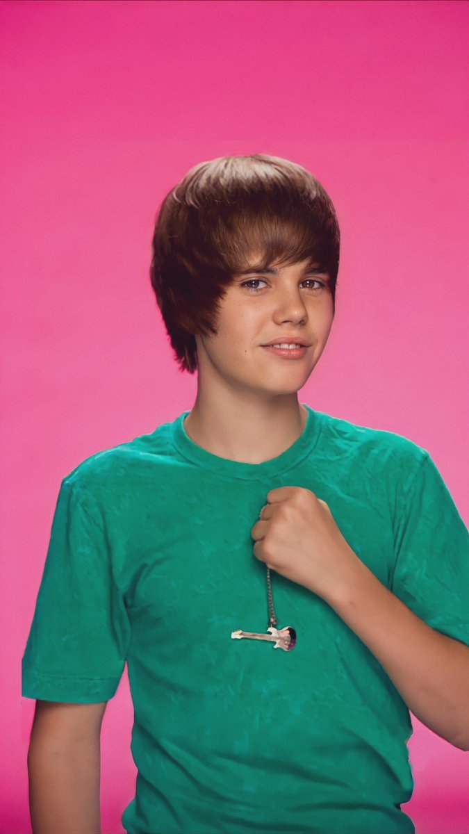 favjsstin's tweet photo. tópico sensível: kidrauhl https://t.co/xgijYwdzgF