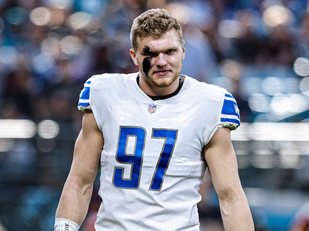 <a href="/NFL/">NFL</a> Sack Leaders:

4.0 Micah Parsons
3.5 Khalil Mack
3.0 Aidan Hutchinson〽️
3.0 Myles Garrett
3.0 Devin White
3.0 Nick Bosa
2.0 Rashan Gary〽️
2.0 Kwity Paye〽️
2.0 Von Miller 

<a href="/UMichFootball/">Michigan Football</a> the new Edge U?