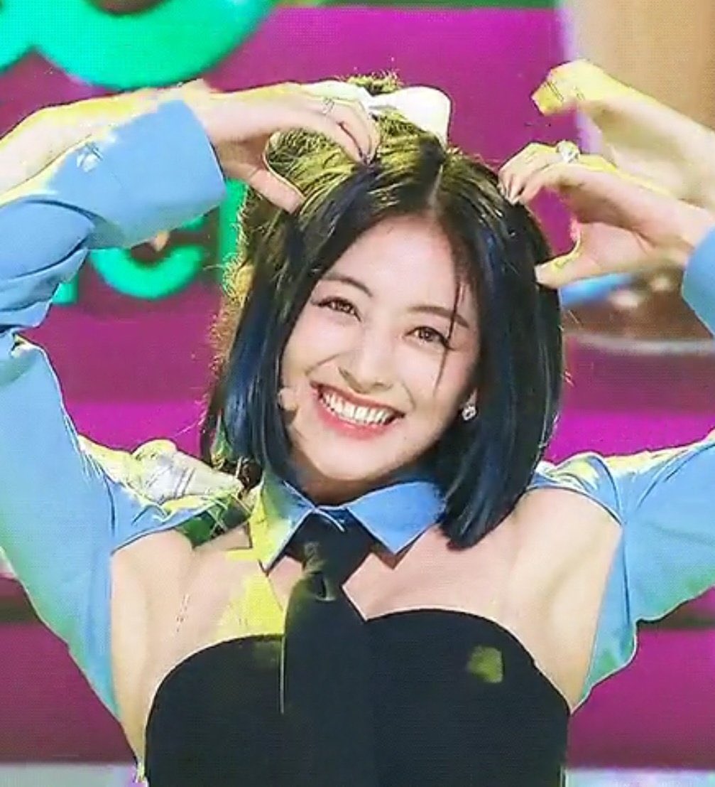 twice smiling tweet media
