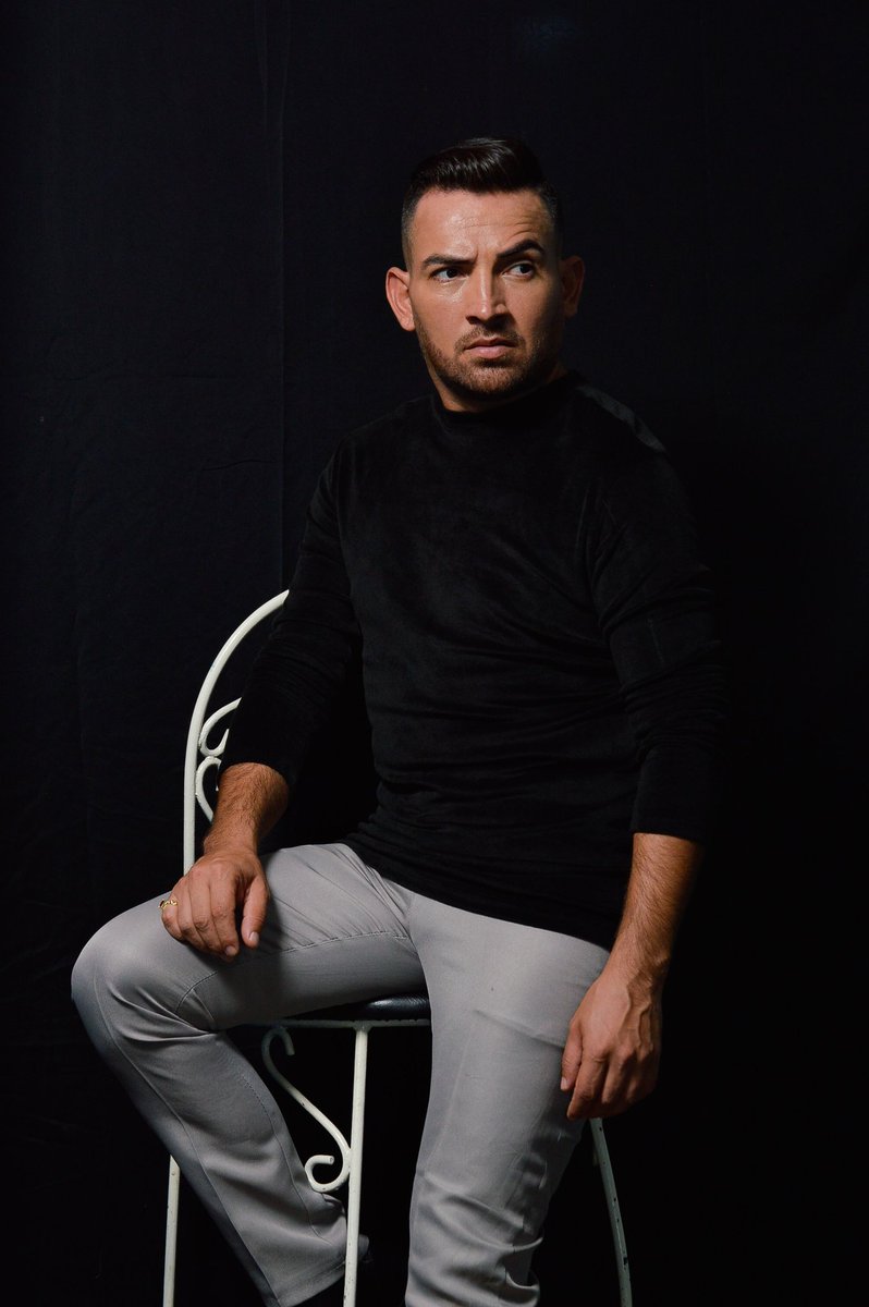 juandelvalleofc's tweet photo. Creo en Mi!!!
📸 @samuelsimonfotografia
Style @roiberbarberstyle
Producción de Fotografía @avantgardeaam almariostudio
.
.
.
#soyjuandelvalle #modelingcoach #modelcoach #modeling #model #viralpost https://t.co/dvoa0nAH5b