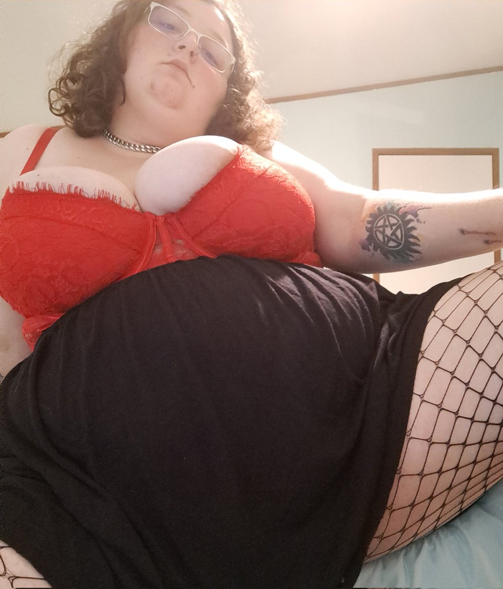MrsTeardrops's tweet photo. First 2 people to subscribe to my VIP will receive a exclusive video ;) #bbw #biggirl #nsfw #onlyfans_bot #onlyfans #onlyfanspromo #followforfollow #f4f #R4R https://t.co/4A7idp4BIG
