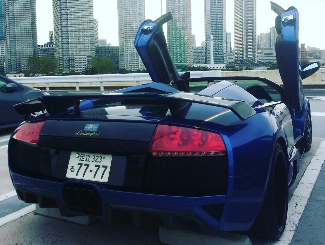 morohoshi_7777's tweet photo. ⭐️ブルーベリー号⭐️
#lamborghini #ランボルギーニ #morohoshi #諸星伸一 #fightingstar #ファイティングスター #fsbk #カスタム #スワロフスキー #swarovski #tokyo #japan https://t.co/gX3QIw3JCA