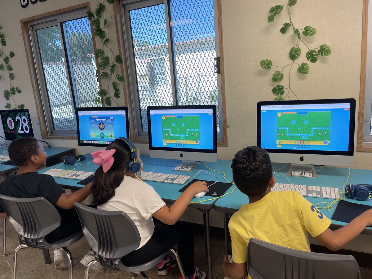We had another fantastic trip to the Orchard today!  We learned some beginning coding and some super important vocabulary!  Thanks for being awesome Miss Nickel!!! ⁦<a href="/vanaldenavees/">Vanalden Avenue Elementary</a>⁩ ⁦<a href="/ResedaCOS/">Reseda Community of Schools</a>⁩ #LAUSD
