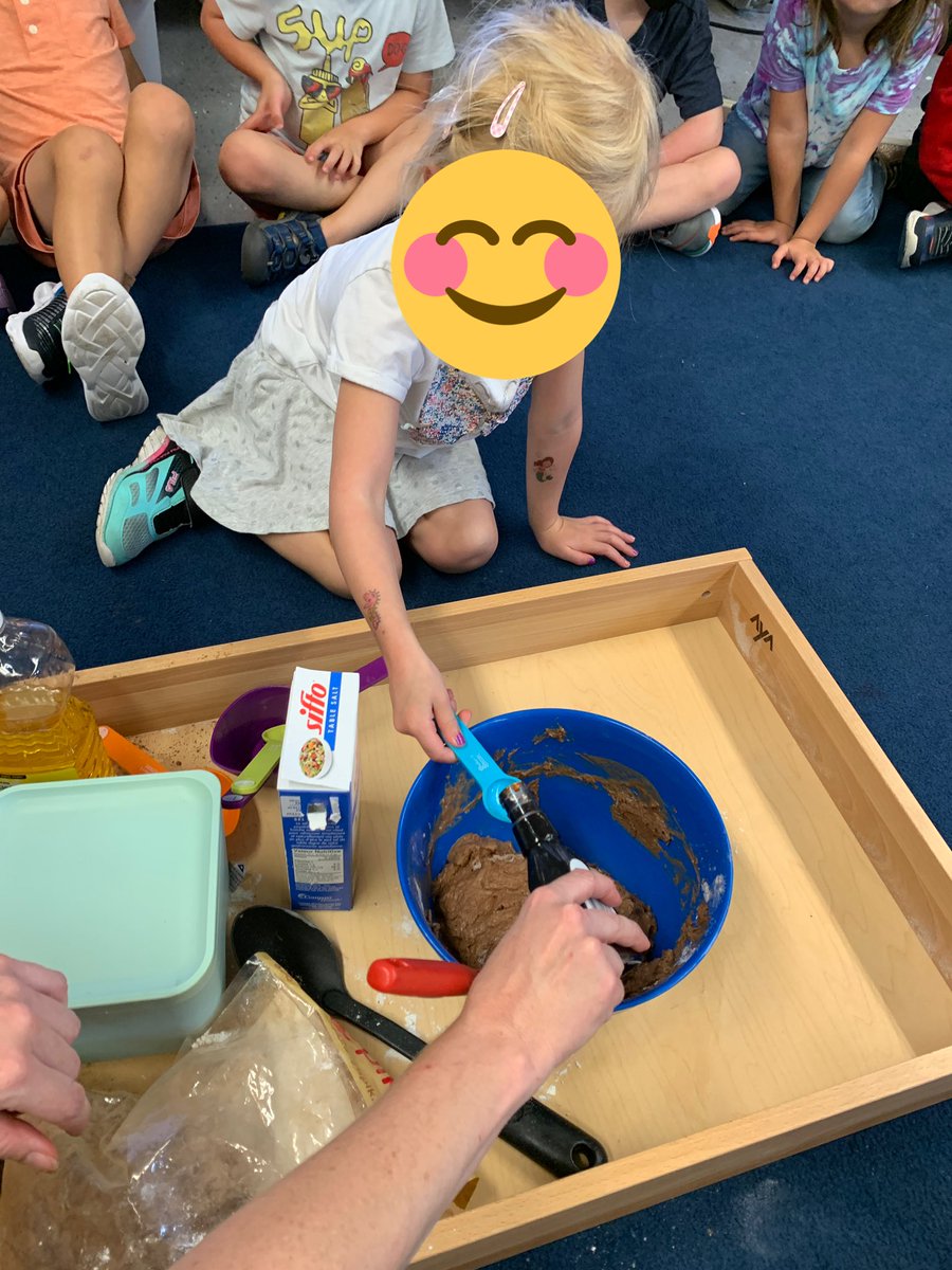 kindie17's tweet photo. If you walked by our class today you might’ve wondered if we were having chocolate cake for snack but NO!! Our friends helped us follow a recipe to create chocolate play dough!! @orioleparkjps @tdsb #donteatit #smellsdelicious #finemotorfun https://t.co/MklyDO4wjU